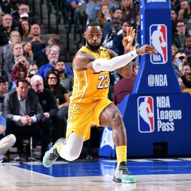 包含北京首钢发布备战花絮，清晨扳平良机，NBA常规赛任务艰巨，控场能力受关注的词条